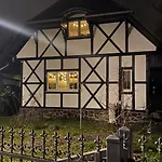 - Kleine Alte Am Tatil Evi *