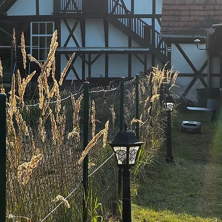 - Kleine Alte Am