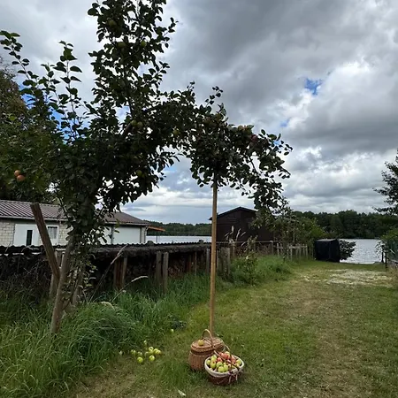 - Kleine Alte Am